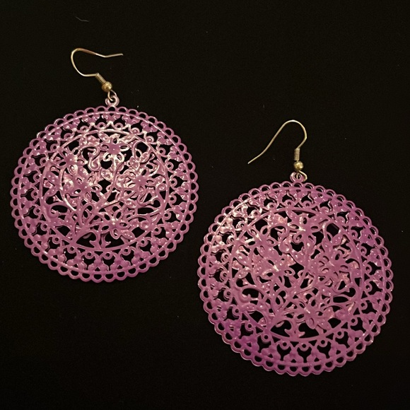 Purple Lace-like Round Dangly  Earrings - Picture 3 of 17